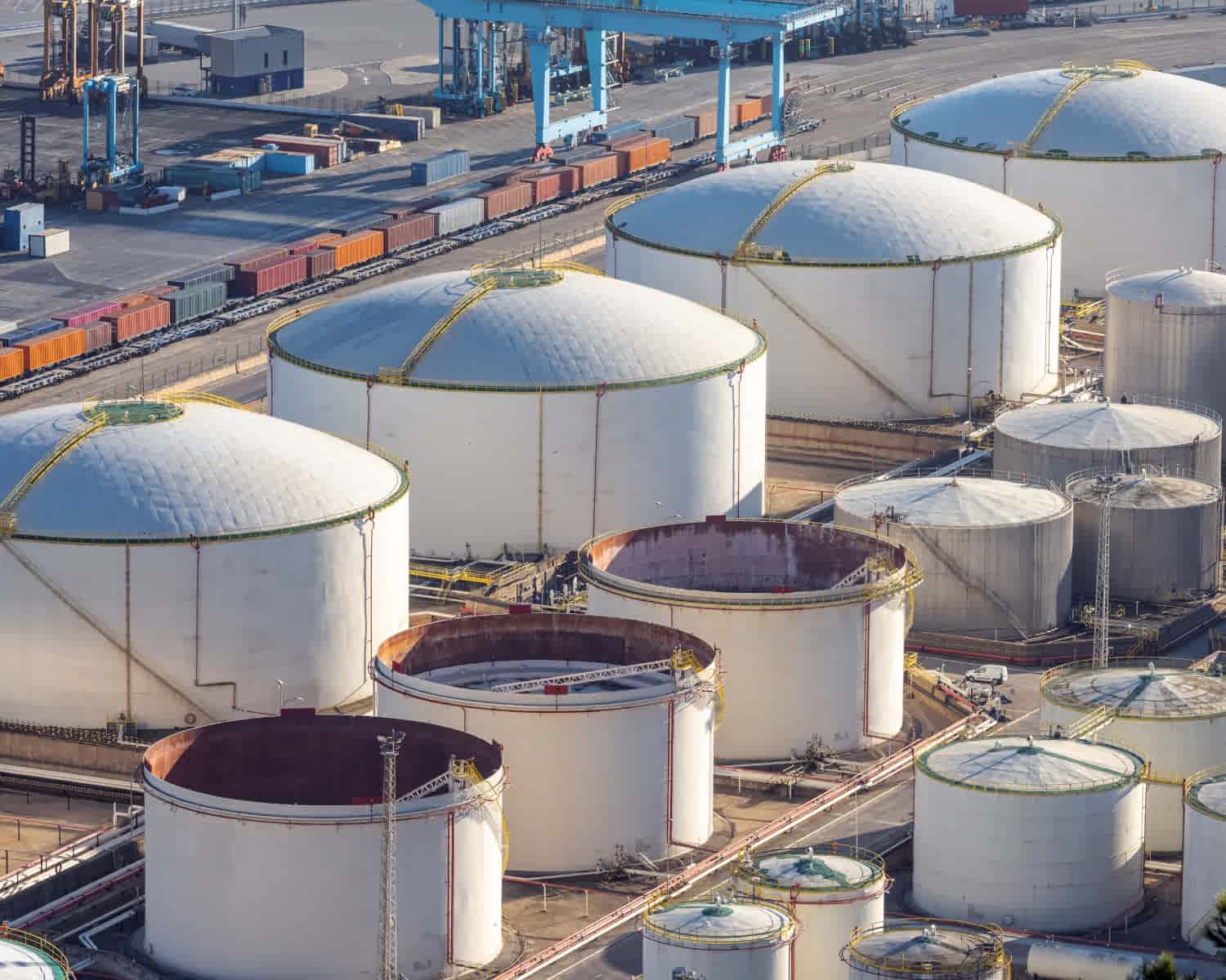 Oil and gas processing facility